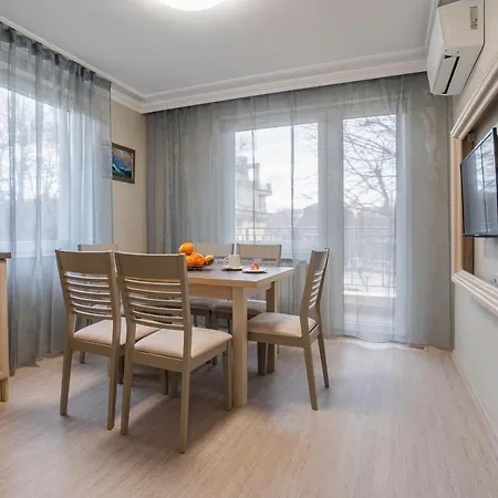 Coop Apartments, Apartment *
