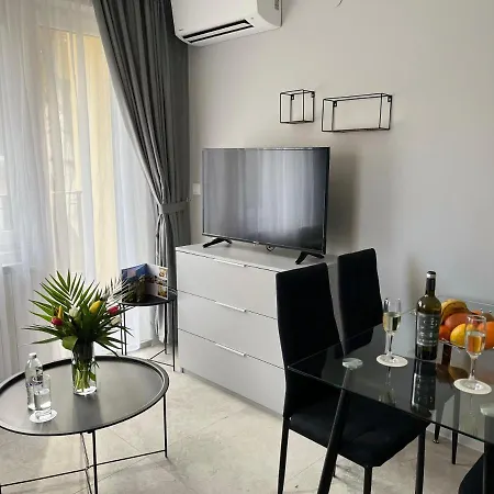 Coop Apartments, Apartment *
